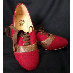 Livie and Luca Women's Sz 6.5 Lace Up Oxfords Flats Burgundy and Brown Cap Toe